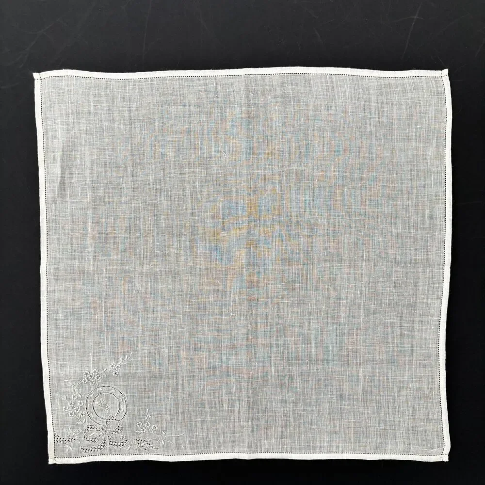 Antique Heirloom Linen Handkerchief Wedding Cottage Vintage Feminine Dainty